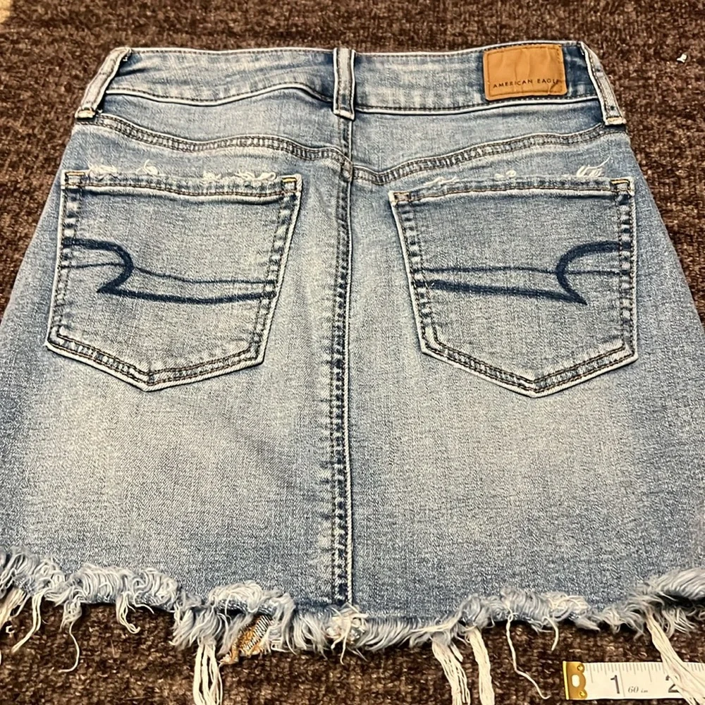 American Eagle Hi Rise Mini distressed Super Stretch size 2 Jean Skirt - Picture 6 of 9